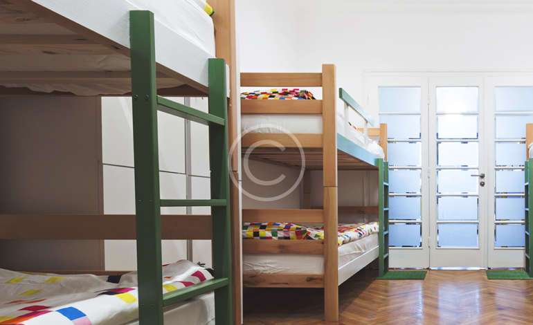 Dorm Room – 6 People